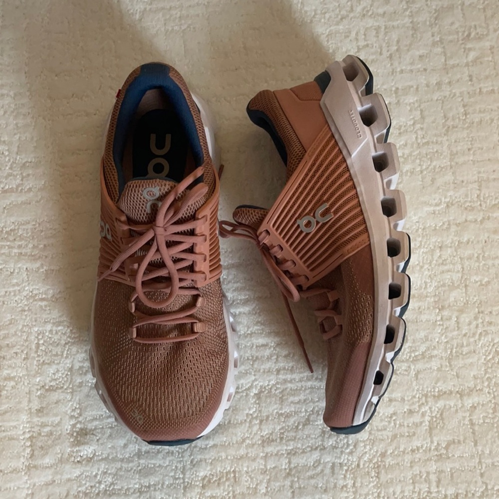 On Cloudswift Running Shoes